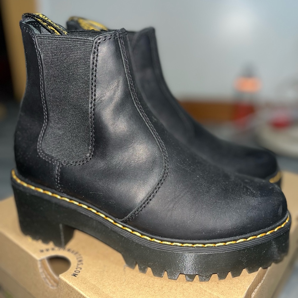 Dr.MARTENS BLACK PLATFORM ROMETTY BOOTS SIZE 6